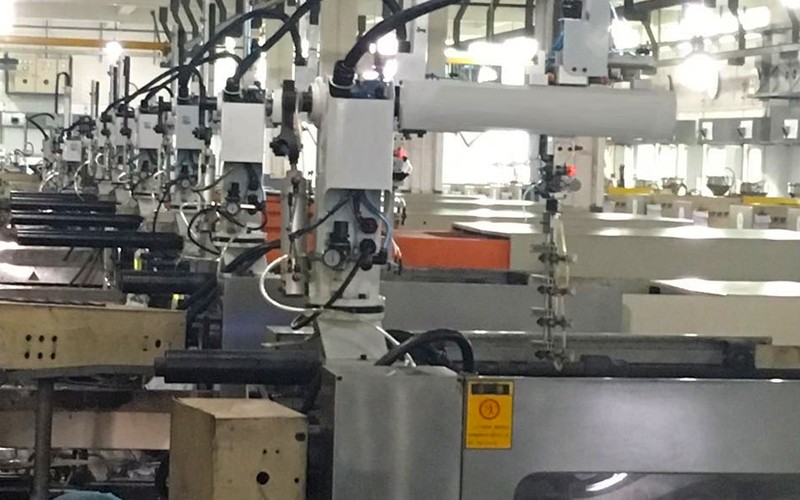 旋臂機械手應用車間